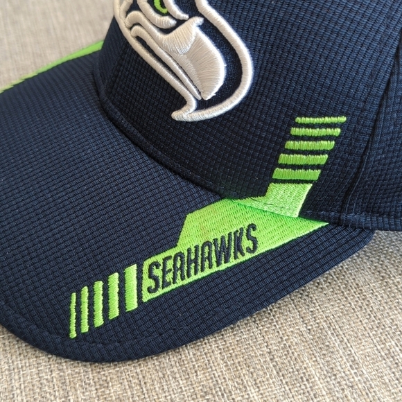 Seattle Seahawks New Era 2021 NFL Sideline 39 Thirty Flex Hat Fitted - Picture 5 of 11